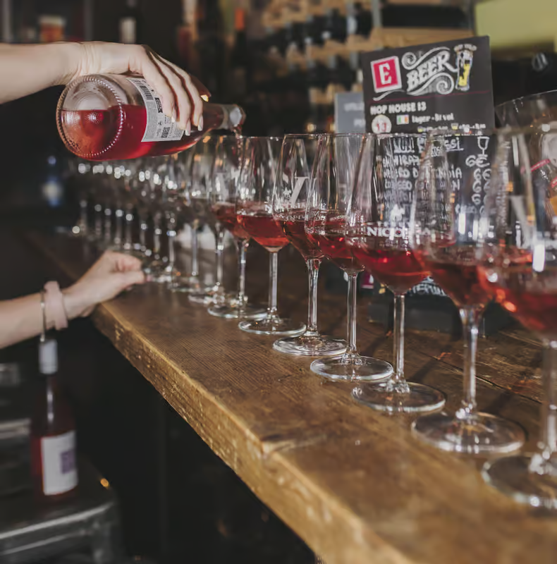 Rome: Trastevere Wine Tasting with Food Pairing and Gelato